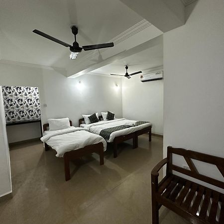 Baga Seafinity Hotel Exterior photo